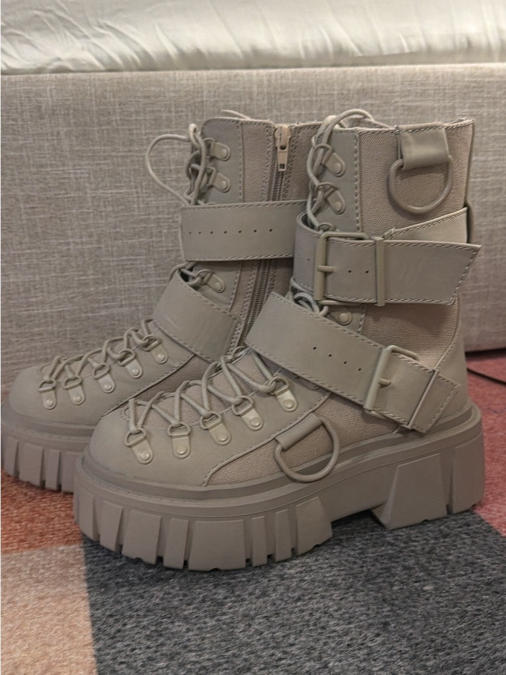 Club exx desert boots size 7 - NEW NEVER WORN